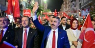Yıldırım’da Cumhuriyet Coşkusu Zirvede: Kortej Yürüyüşü ve Mustafa Ceceli Konseri Büyüledi