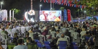 Kültürpark#039;ta Yeşilçam rüzgarı: Açık hava sinema akşamları Neşeli Günler ile başladı