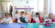 İnegöl#039;de 10. Kitap Günleri heyecanı: Öğrencilere tasarruf bilinci için 27 bin kumbara dağıtıldı