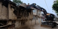 Yenişehir Belediyesi'nden metruk yapı...
