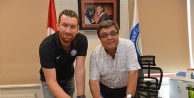 Yuvada Kaldı!