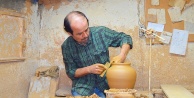YARIM ASIRDIR ÇAMURA ŞEKLİNİ VERİYOR