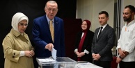 Cumhurbaşkanı Erdoğan, oyunu Saffet Çebi Ortaokulu'nda kullandı