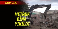 Gemlik'te metruk binalar yıkılıyor