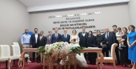 Bursa Siyasetinin Tanıdık Yüzü Gökhan Gerçek'in Mutlu Günü: Kızı Ayşe Büşra Dünyaevine Girdi