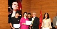 Yeşilay Münazara Turnuvası'nda Bursa Rüzgarı: 6 Takım Türkiye Finalinde!