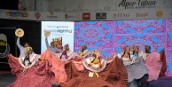 İnegöl Festivali'nde Kardeşlik Rüzgarları Esti: Yabancı Danslar ve Yöresel Lezzetler Bir Arada!