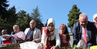 Bakan Göktaş, Rize'de 'Aile Yılı' Kapsamında 63 Yıllık Evli Çifti Ziyaret Etti