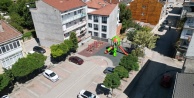 İnegöl Belediyesi'nden Çocuklara Yeni Park: Osmaniye Mahallesi'ndeki Oyun Alanı Yenilendi