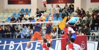 Osmangazi Belediyespor Voleybol Takımı Nefes Kesti: 2-0'dan Geri Dönüş Yetmedi
