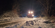 Bursa'da Kar Seferberliği: Büyükşehir Ekipleri Gece Boyu 94 Mahalle Yolunu Açtı!
