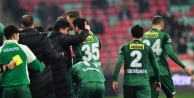 Bursaspor Sahasında Şov Yaptı: Yeni Mersin İdman Yurdu'nu 3 Golle Geçti!