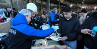 Yıldırım'da Dev İftar Sofrası: Bursa Büyükşehir Binlerce Vatandaşı Gönül Sofrasında Buluşturdu!