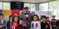 Bursa'da Kuşaklar Arası Gönül Köprüsü: Minik Öğrenciler 23 Nisan Coşkusunu Huzurevine Taşıdı!