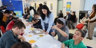 Bursa'da Otizm Farkındalığı İçin Anlamlı Buluşma: 'Aynı Gökyüzü Altında Gülümsüyoruz'