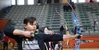 İnegöl'de Okların Savaşı: 9. Okullar Arası Spor Festivali'nde Okçuluk Heyecanı!