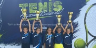 Bursa Büyükşehir Belediyespor'dan Yaz Kupası Tenis Turnuvası'nda madalya yağmuru