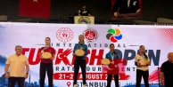 Bursa Büyükşehir Belediyesporlu Naz Kayadere'den uluslararası turnuvada altın madalya