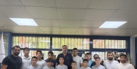 Osmangazi Belediyespor'un şampiyon güreşçileri Başkan Karayılan tarafından ödüllendirildi