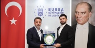 Bursaspor'a belediye desteğiyle yeni sponsorluk gücü: BESAŞ formaya, BURFAŞ B KAFE şorta sponsor oldu