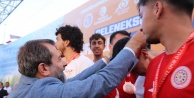 Geleneksel Sporlar Festivali'nde Gürsu rüzgarı: Gürsu 1956 Belediyespor halat çekme şampiyonu oldu