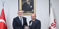 BTSO'da devir teslim töreni: Özer Matlı dönemi resmen başladı