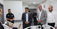 Bursa Büyükşehir Belediyesi'nden Akhisar'daki kaza yaralılarına ziyaret: Başkan Vekili Şahin Biba hastanelerde incelemelerde bulundu