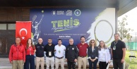 Bursa'da Cumhuriyet'in 103. yılına özel tenis turnuvası: Genç raketler kortta buluştu