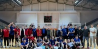 İnegöl Belediyespor Voleybol Takımı'ndan set vermeden seri galibiyet: Yeşilçınar Spor'u 3-0 mağlup eden Bursa temsilcisi 3'te 3 yaptı