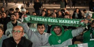 Osmangazi Meydanı'nda Bursaspor coşkusu: Dev ekranda 4-2'lik zafer kutlandı