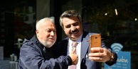 Yıldırım Belediye Başkanı Oktay Yılmaz'dan Teyyareci Mehmet Ali Caddesi esnafına ziyaret: 'Hizmetlerimizi masada değil, sahada şekillendiriyoruz'
