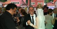 52 Yaşındaki Belediye Başkanı İlk Kez Evlendi!
