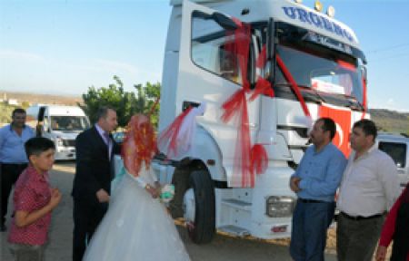 TIR'I GELİN ARABASI YAPTILAR!
