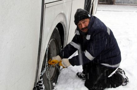 Uludağ Yolunda Zincir Takanların Mesaisi Başladı!