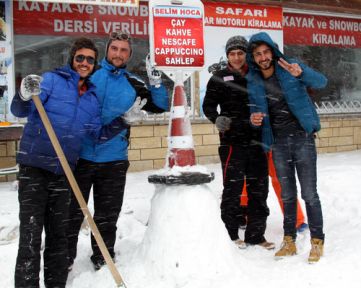 Uludağ'da Kar Başladı Yüzler Güldü!