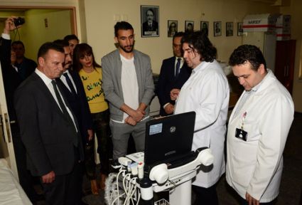 Ünlü Futbolcudan Bağış!