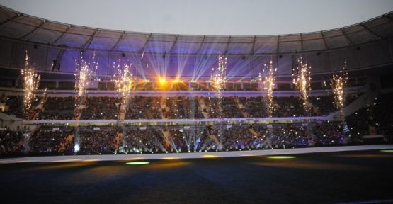 Yeni Stadyuma Görkemli Açılış!