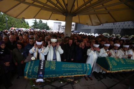 Yılmaz Köksal Son Yolculuğuna Uğurlandı!